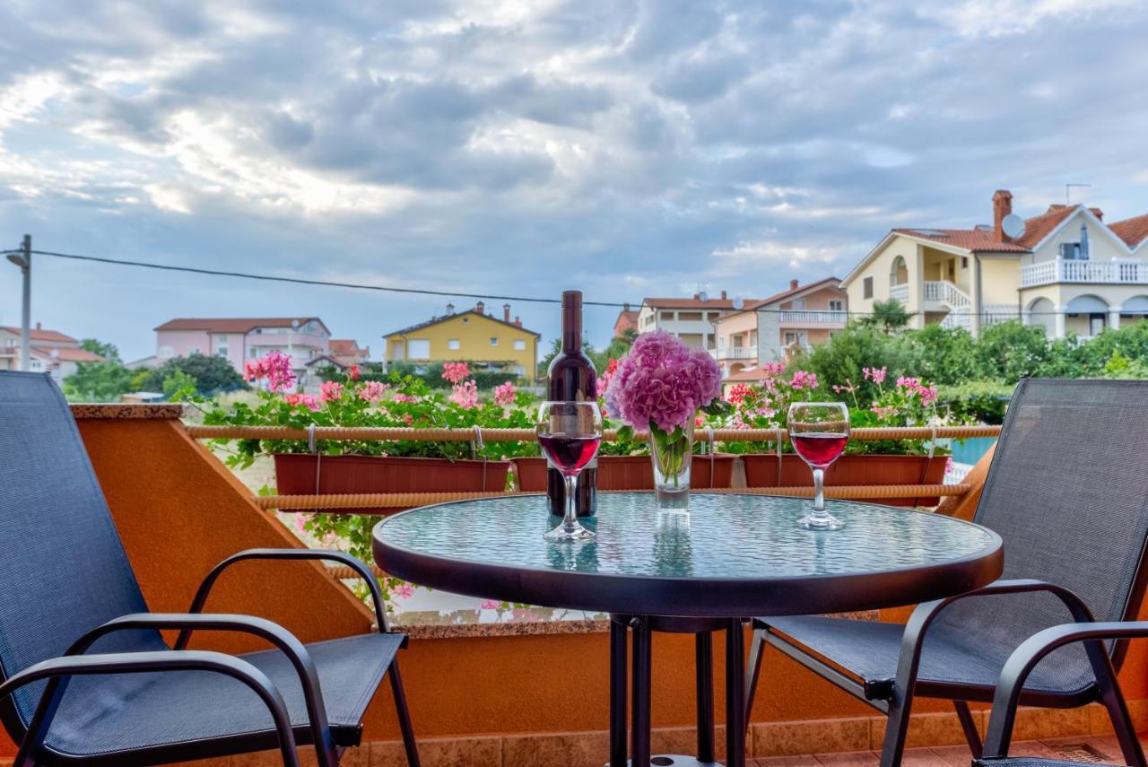 Apartments Contessa Novigrad Istria Extérieur photo